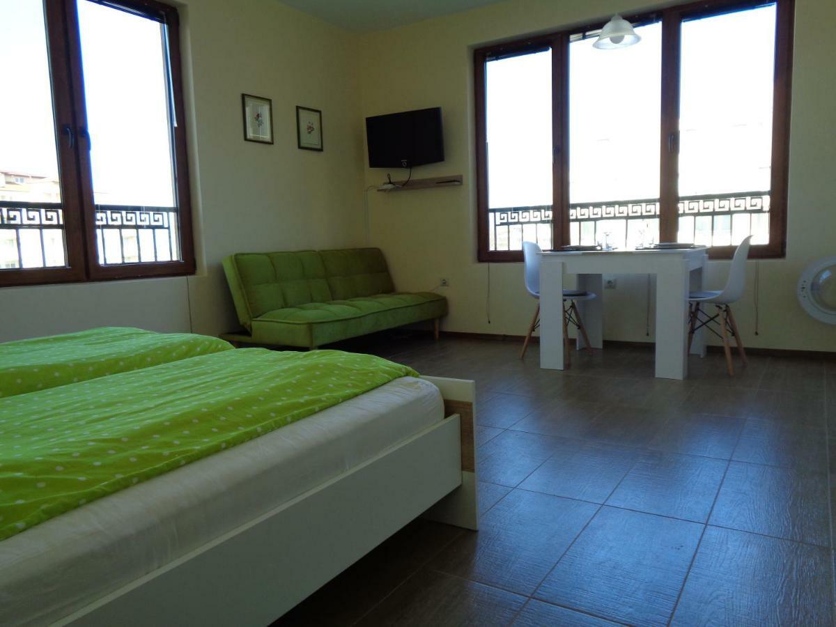 Apartamento Nereya Palace Studio Mona Pomorie Exterior foto